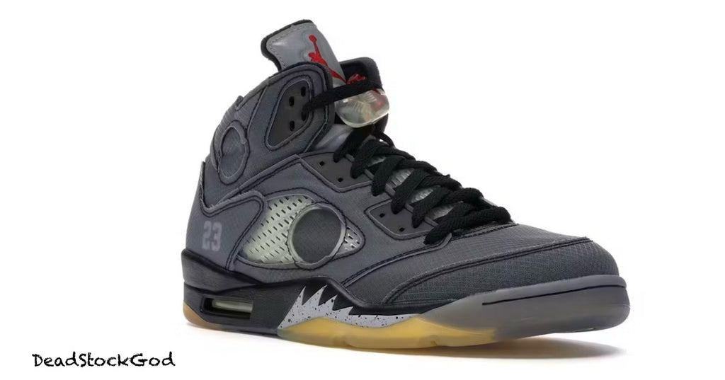 Jordan 5 Retro
Off-White Muslin